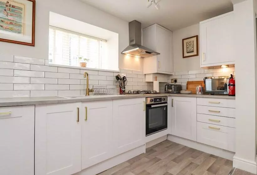Bay Cottage No 5