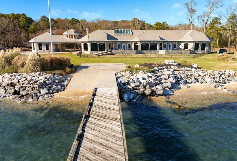 Bay Estate By Avantstay Waterfront, Private Pond