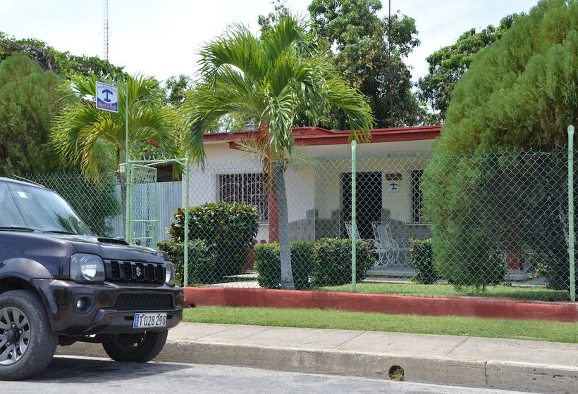 تختخواب و صبحانه Hostal Mary & Rafe