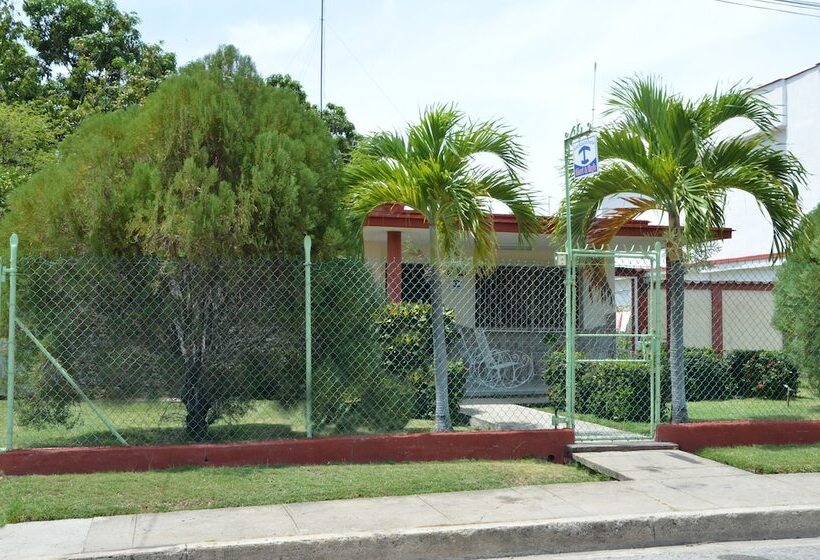 تختخواب و صبحانه Hostal Mary & Rafe