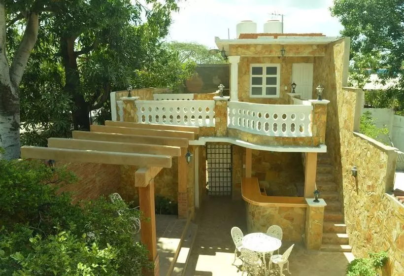 تختخواب و صبحانه Hostal Montymar