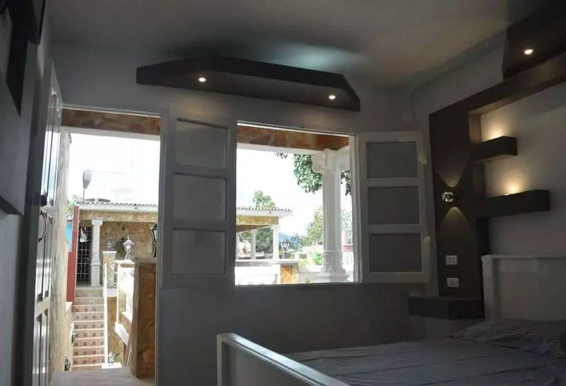 تختخواب و صبحانه Hostal Montymar