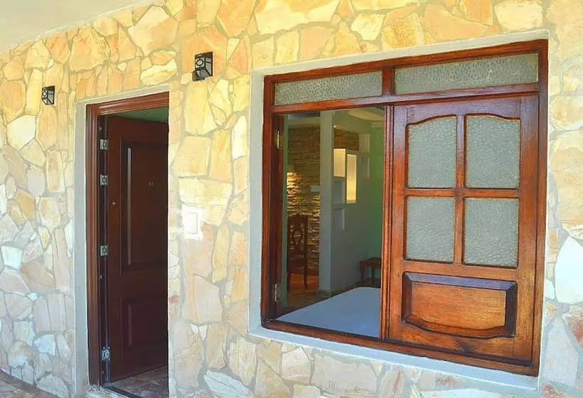 تختخواب و صبحانه Hostal Montymar