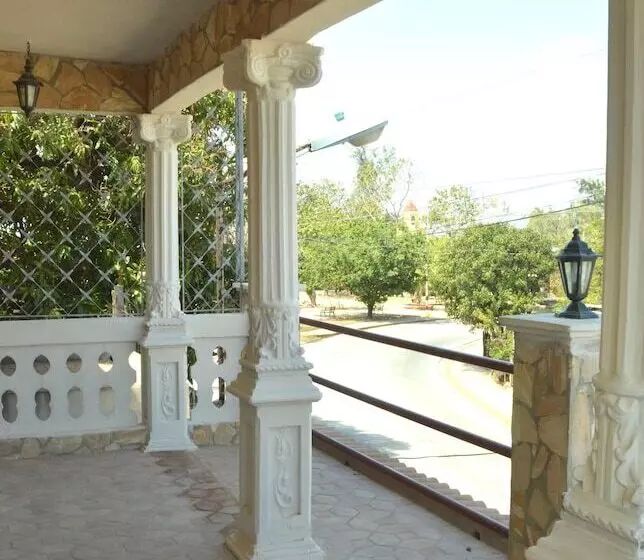 تختخواب و صبحانه Hostal Montymar