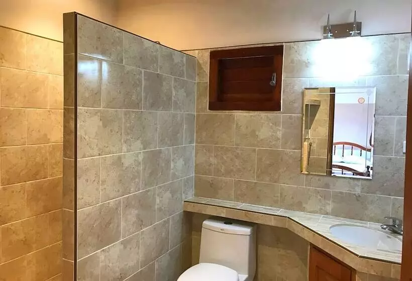 تختخواب و صبحانه Hostal Montymar