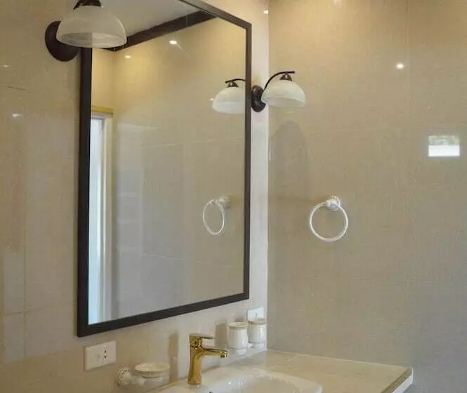 تختخواب و صبحانه Hostal Montymar