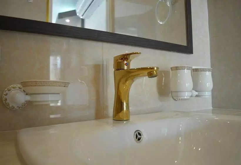 تختخواب و صبحانه Hostal Montymar