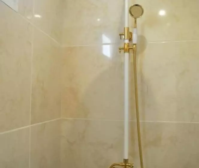 تختخواب و صبحانه Hostal Montymar