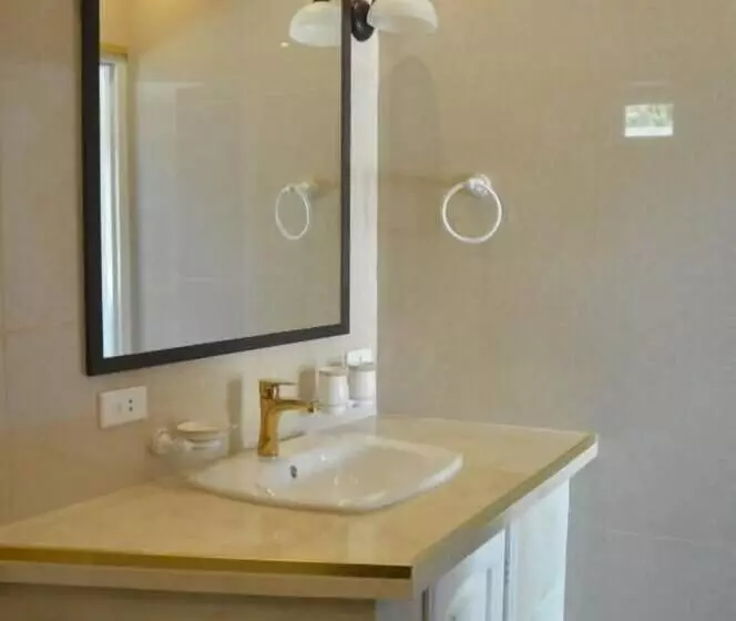 تختخواب و صبحانه Hostal Montymar