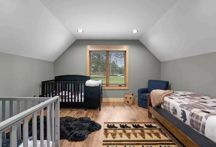 Black Bear & Blue Heron By Avantstay 2 Lakefront Homes, Sleeps 43 Pool, Dock, Theater