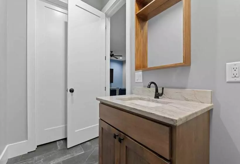 Black Bear & Blue Heron By Avantstay 2 Lakefront Homes, Sleeps 43 Pool, Dock, Theater