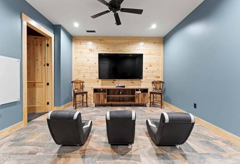 Black Bear & Blue Heron By Avantstay 2 Lakefront Homes, Sleeps 43 Pool, Dock, Theater