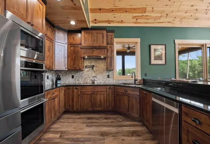 Black Bear & Blue Heron By Avantstay 2 Lakefront Homes, Sleeps 43 Pool, Dock, Theater