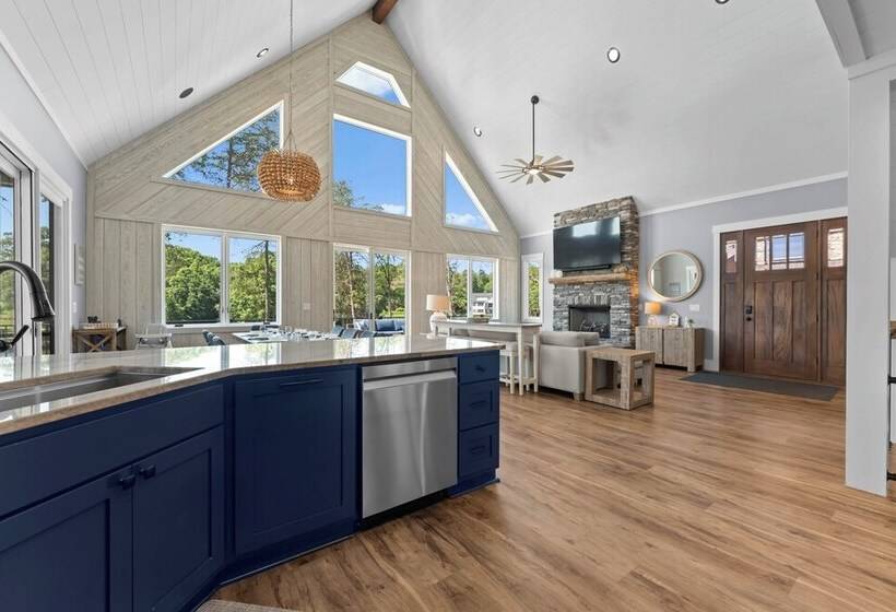 Black Bear & Blue Heron By Avantstay 2 Lakefront Homes, Sleeps 43 Pool, Dock, Theater