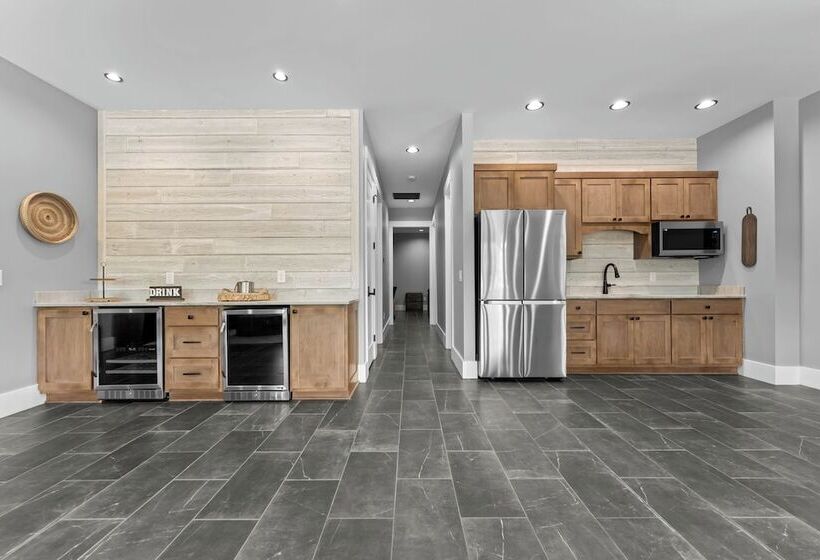 Black Bear & Blue Heron By Avantstay 2 Lakefront Homes, Sleeps 43 Pool, Dock, Theater