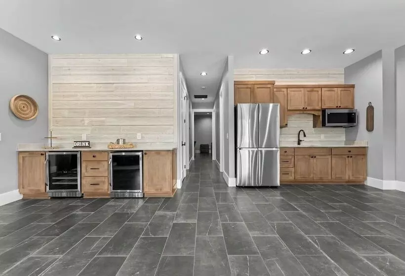 Black Bear & Blue Heron By Avantstay 2 Lakefront Homes, Sleeps 43 Pool, Dock, Theater