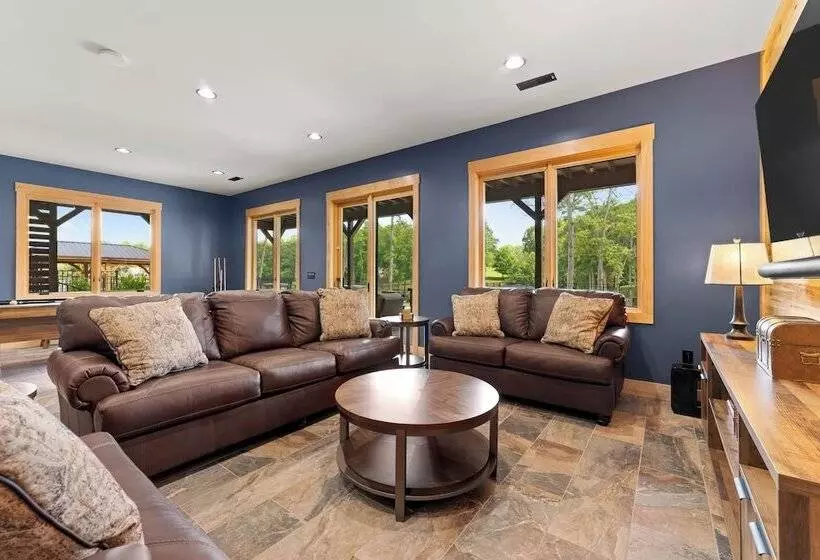 Black Bear & Blue Heron By Avantstay 2 Lakefront Homes, Sleeps 43 Pool, Dock, Theater