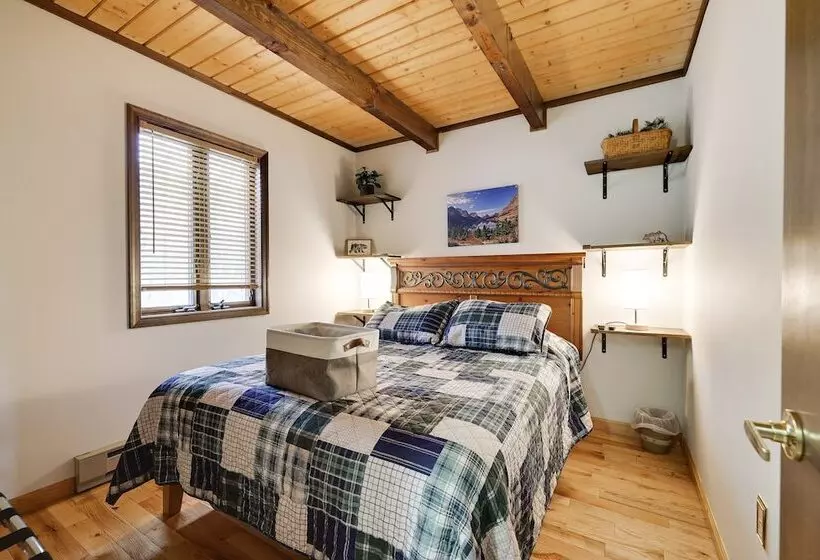 Chalet All Day Avantstay Lakeside, Firepit, Shared Pool