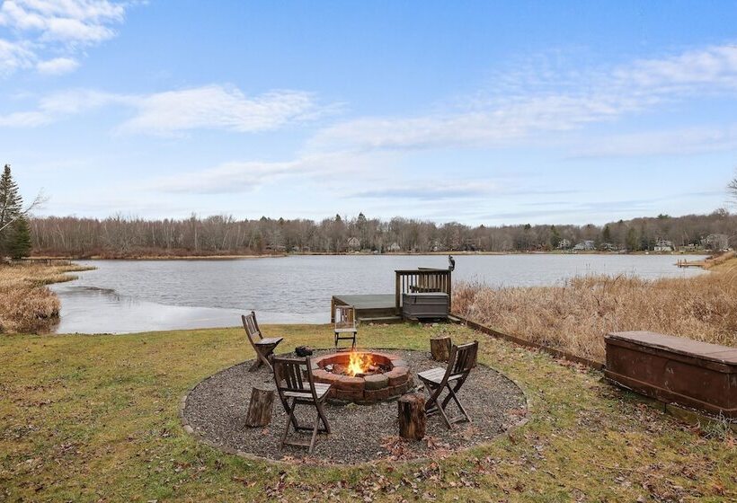 Chalet All Day Avantstay Lakeside, Firepit, Shared Pool