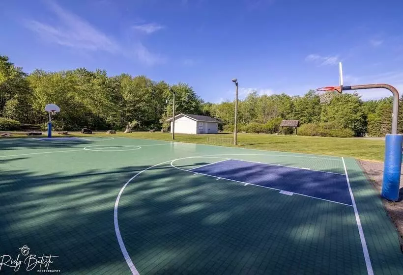 Chalet All Day Avantstay Lakeside, Firepit, Shared Pool