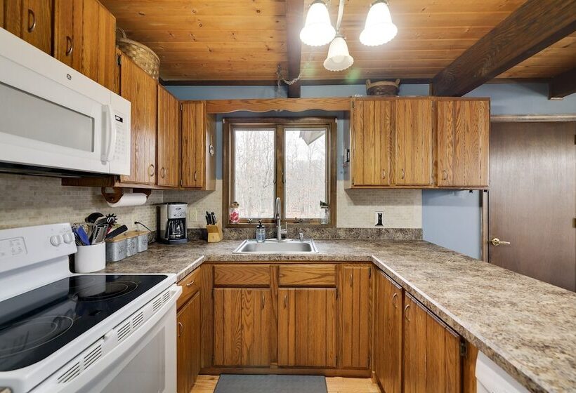 Chalet All Day Avantstay Lakeside, Firepit, Shared Pool