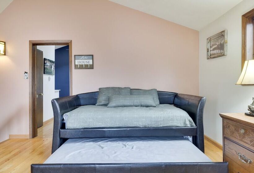 Chalet All Day Avantstay Lakeside, Firepit, Shared Pool