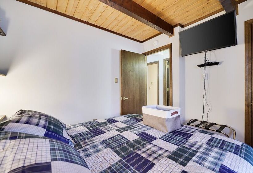 Chalet All Day Avantstay Lakeside, Firepit, Shared Pool