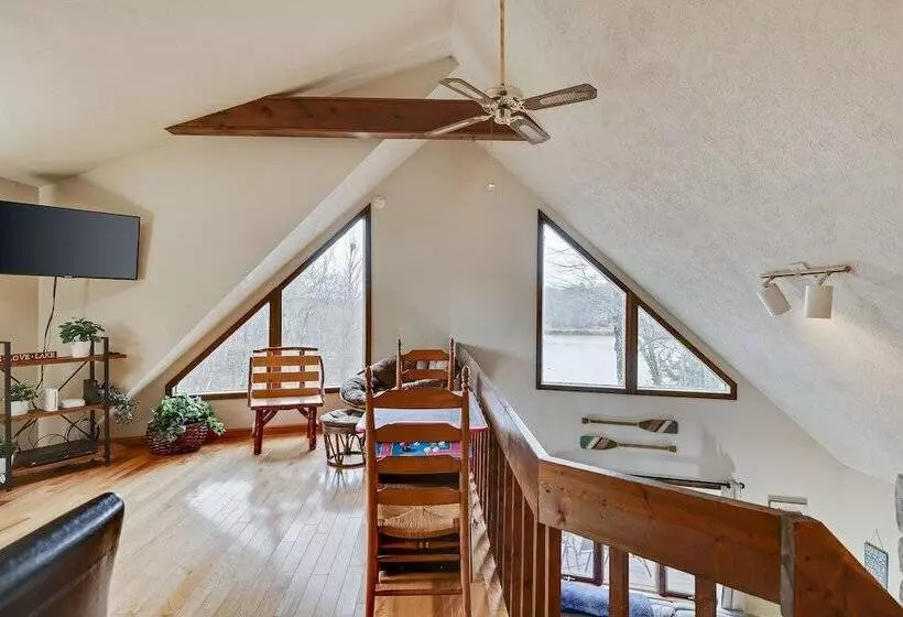 Chalet All Day Avantstay Lakeside, Firepit, Shared Pool