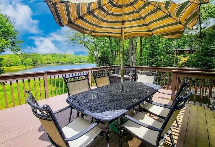 Chalet All Day Avantstay Lakeside, Firepit, Shared Pool