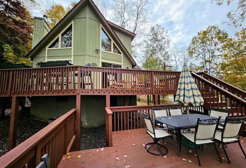 Chalet All Day Avantstay Lakeside, Firepit, Shared Pool