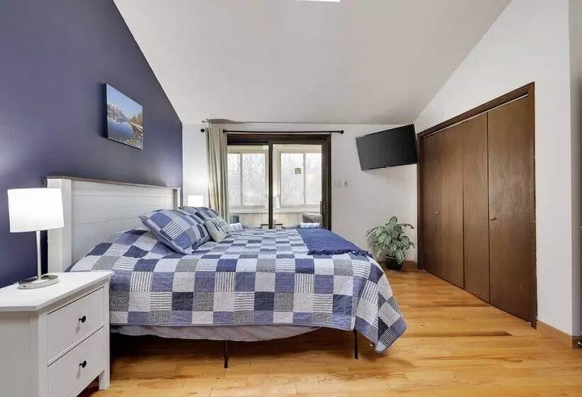 Chalet All Day Avantstay Lakeside, Firepit, Shared Pool