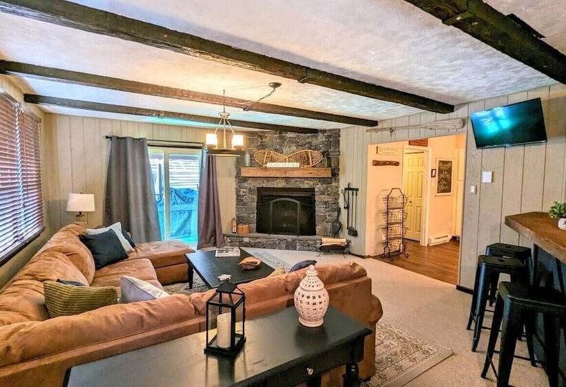 Double Diamond Lodge By Avantstay Group Escape W/ Firepit, Patio, Activities