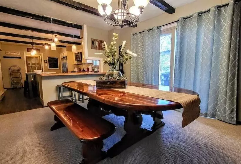 Double Diamond Lodge By Avantstay Group Escape W/ Firepit, Patio, Activities