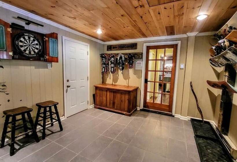 Double Diamond Lodge By Avantstay Group Escape W/ Firepit, Patio, Activities