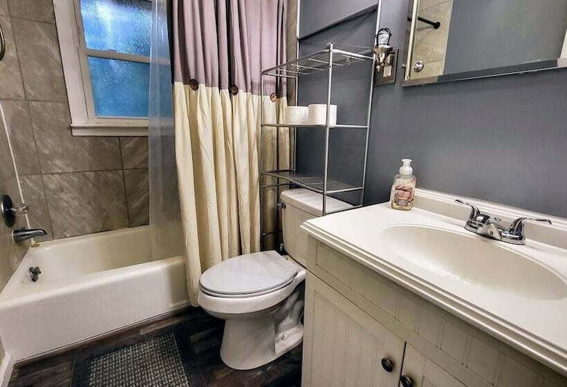 Frolic On Fern By Avantstay Enclosed Deck W/ Forest Views, Bar