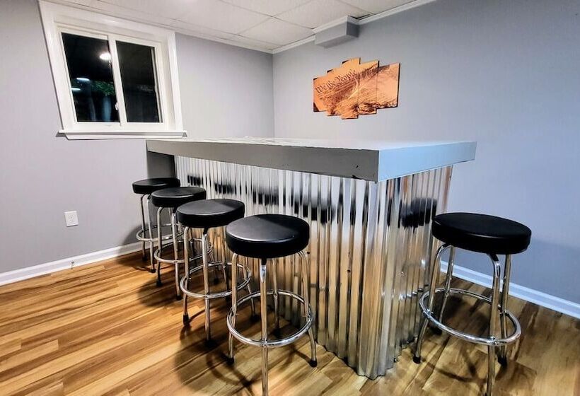 Frolic On Fern By Avantstay Enclosed Deck W/ Forest Views, Bar