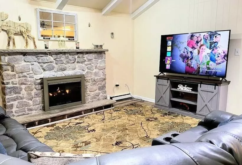 Frolic On Fern By Avantstay Enclosed Deck W/ Forest Views, Bar