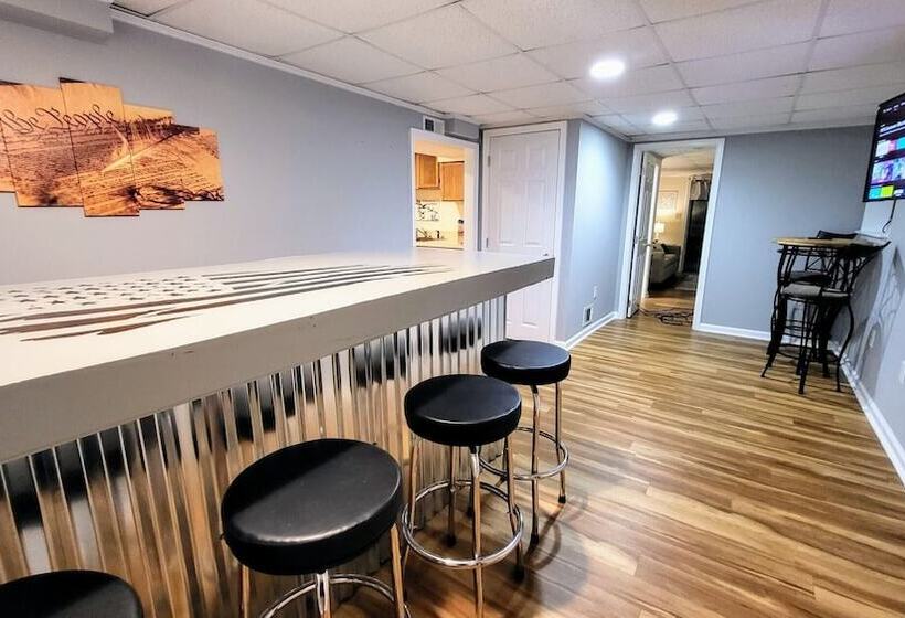 Frolic On Fern By Avantstay Enclosed Deck W/ Forest Views, Bar