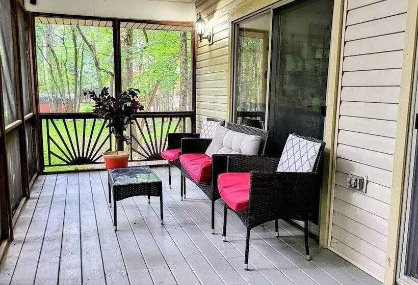 Frolic On Fern By Avantstay Enclosed Deck W/ Forest Views, Bar