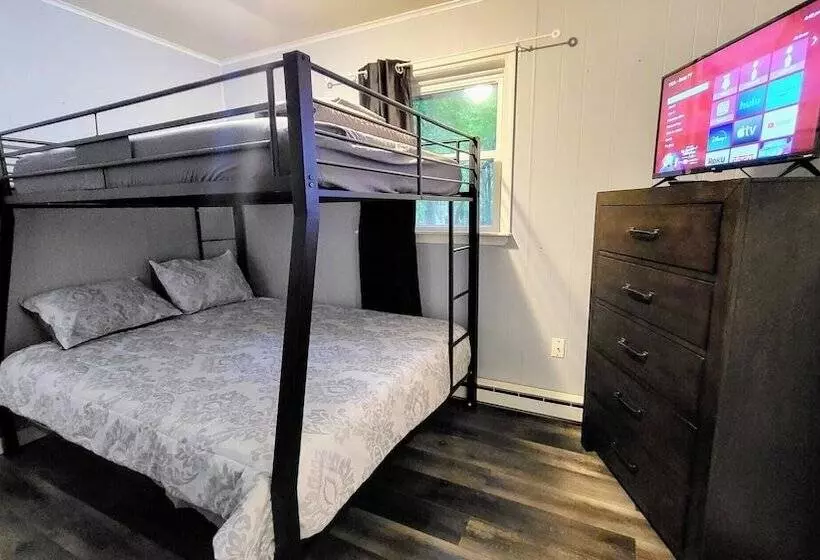 Frolic On Fern By Avantstay Enclosed Deck W/ Forest Views, Bar