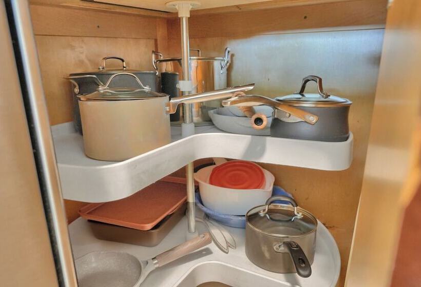 Gorgeous Spacious 2bed Bayview Apartment