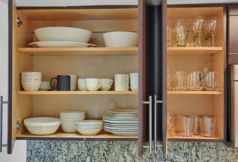 Gorgeous Spacious 2bed Bayview Apartment