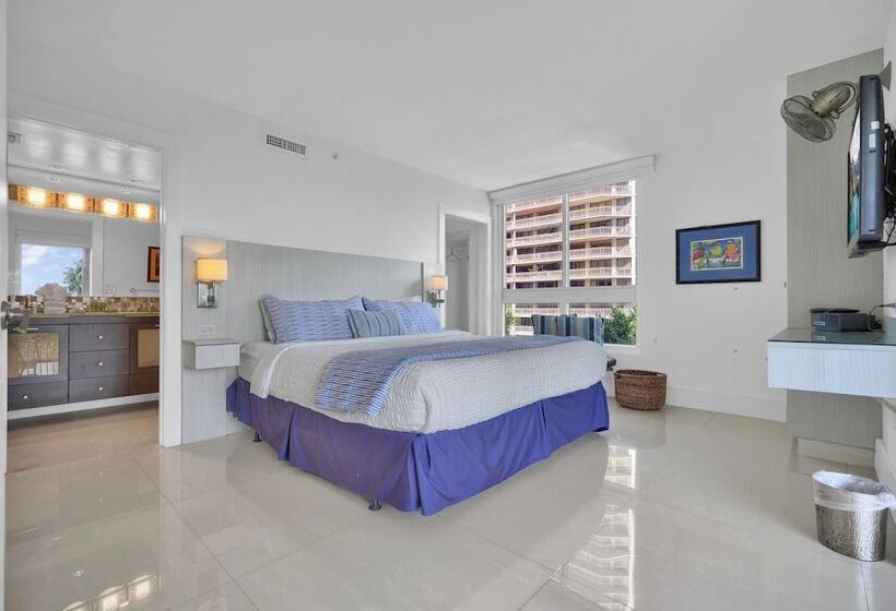Gorgeous Spacious 2bed Bayview Apartment