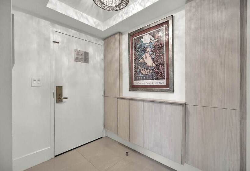 Gorgeous Spacious 2bed Bayview Apartment