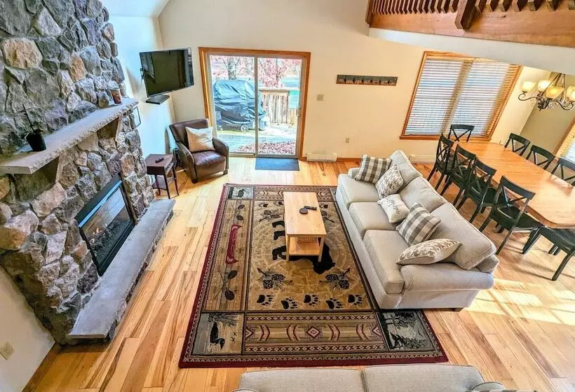 Hickory Haven By Avantstay Hot Tub, Game Room, Theater, Deck