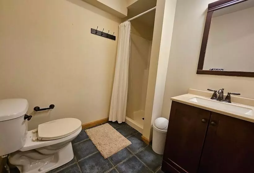 Hickory Haven By Avantstay Hot Tub, Game Room, Theater, Deck