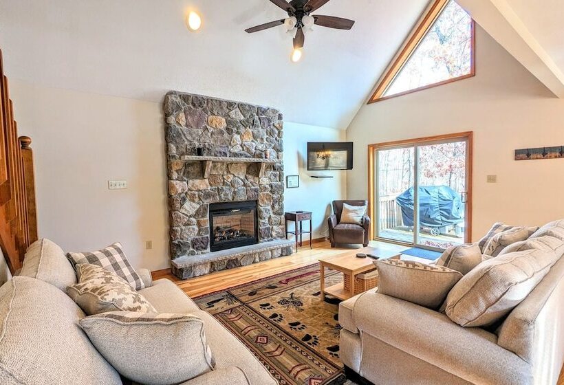 Hickory Haven By Avantstay Hot Tub, Game Room, Theater, Deck