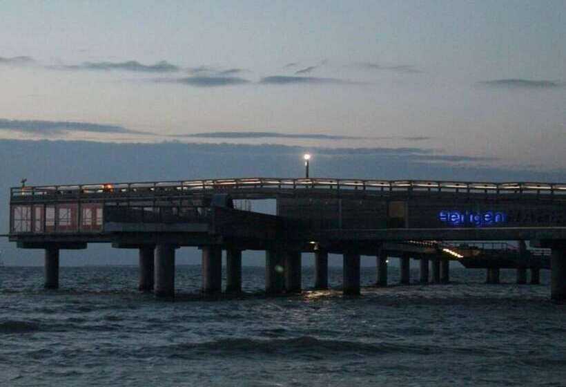 ホテル Houseboat Grey Seal Comfortable Vacation Home