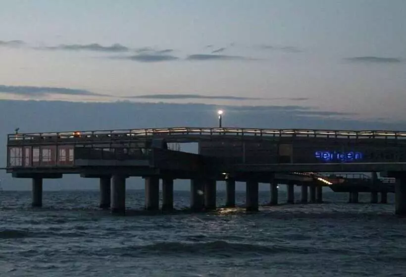 ホテル Houseboat Grey Seal Comfortable Vacation Home