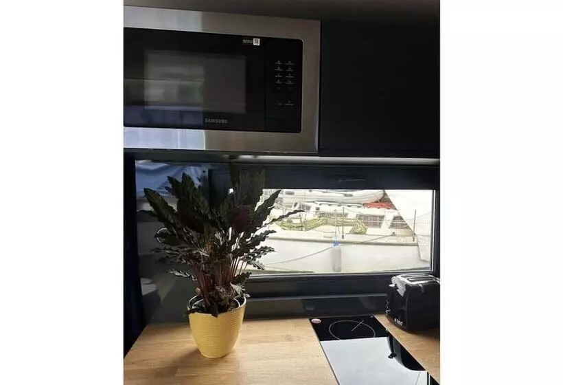 هتل Premium Houseboat Blue Lagoon